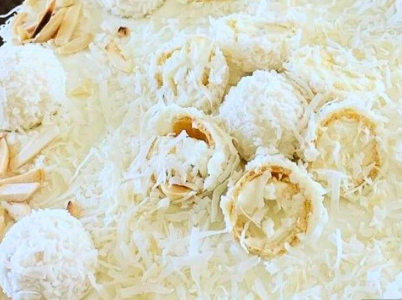 Raffaello Coconut Cake (GF Low Carb)