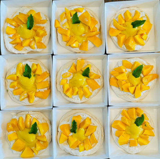 Mango Pavlova